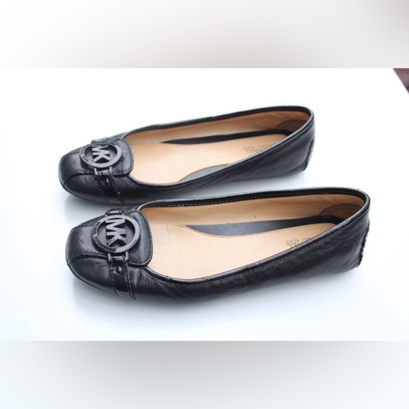 Michael Kors flats - Picture 2 of 13